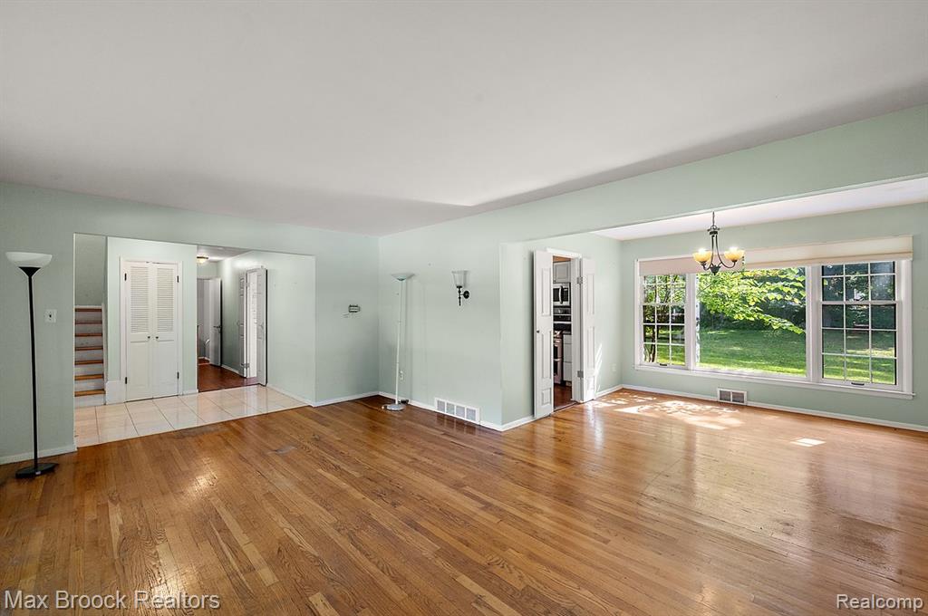 6609 E Knollwood Circle, West Bloomfield, MI — Photo 8