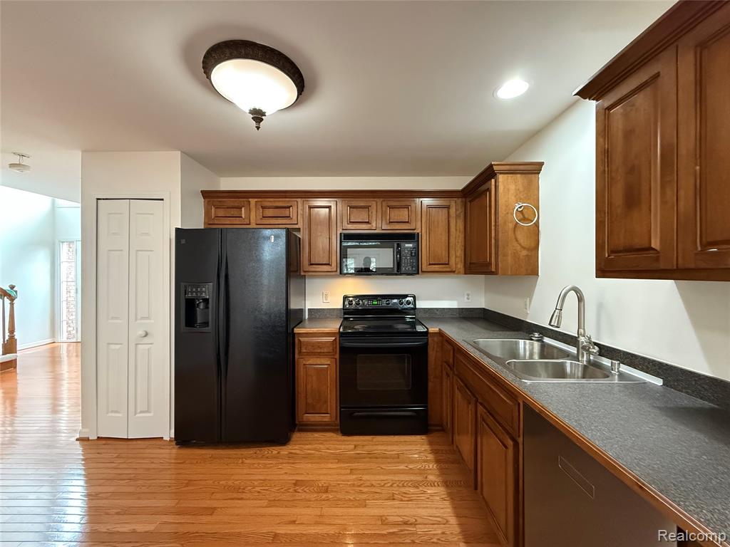 55503 Boardwalk Drive, Utica, MI 48316 — Photo 10