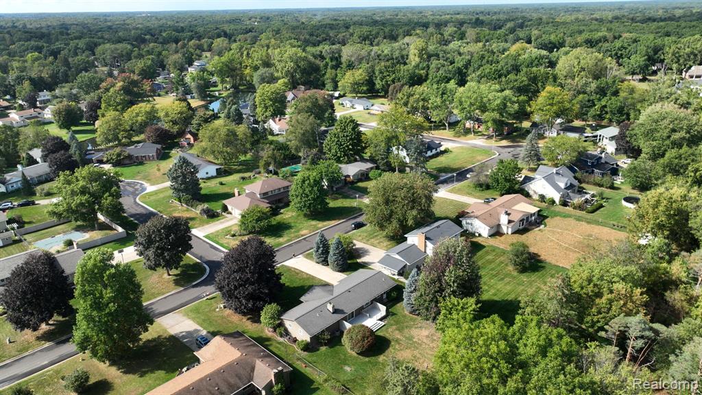 5204 Applewood Drive, Flushing, MI 48433 — Photo 29