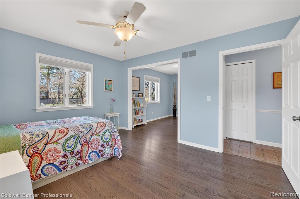 4380 Warwick Circle Drive, Grand Blanc, MI 48439 — Photo 18