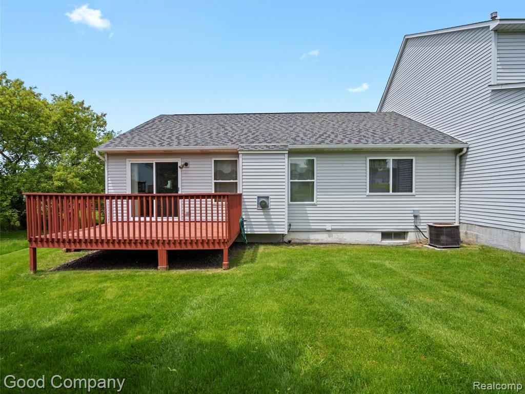 864 Challenging Trail, South Lyon, MI 48178 — Photo 29