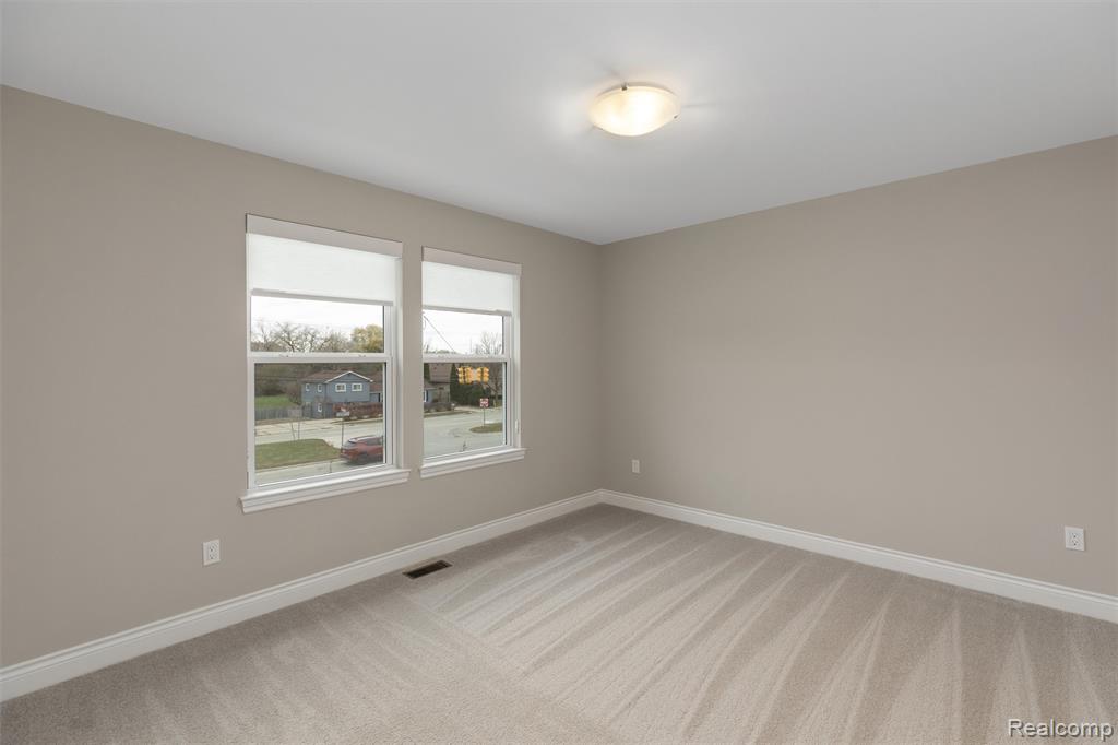 807 Balmoral Ln, Troy, MI 48085 — Photo 16