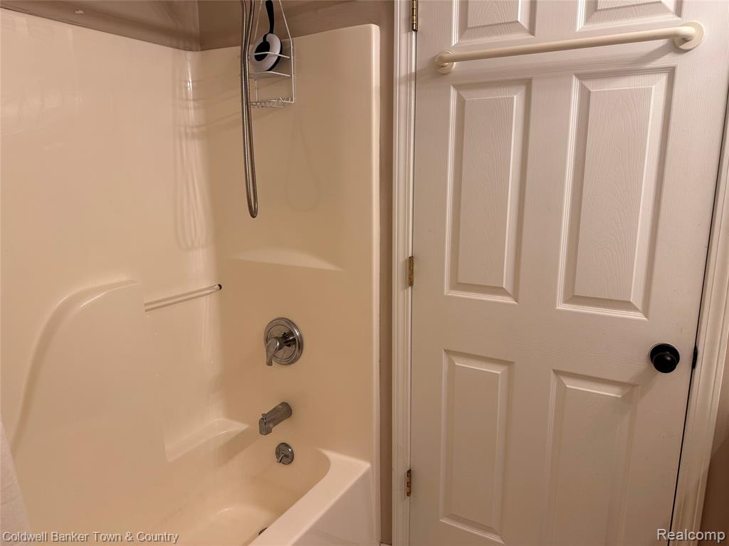 714 Eagle Drive, Fenton, MI 48430 — Photo 22