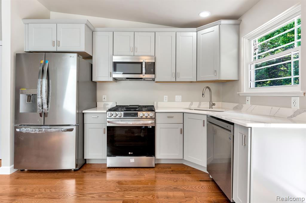 41441 Cumberland Drive, Canton, MI 48188 — Photo 11