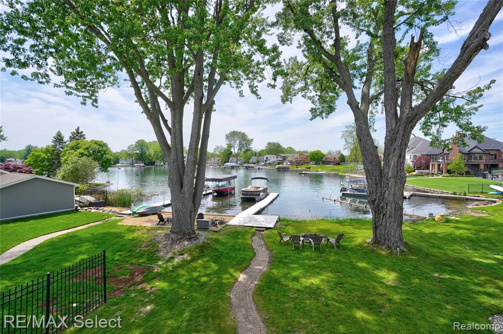 11476 Moffett Court, Fenton, MI 48430 — Photo 10