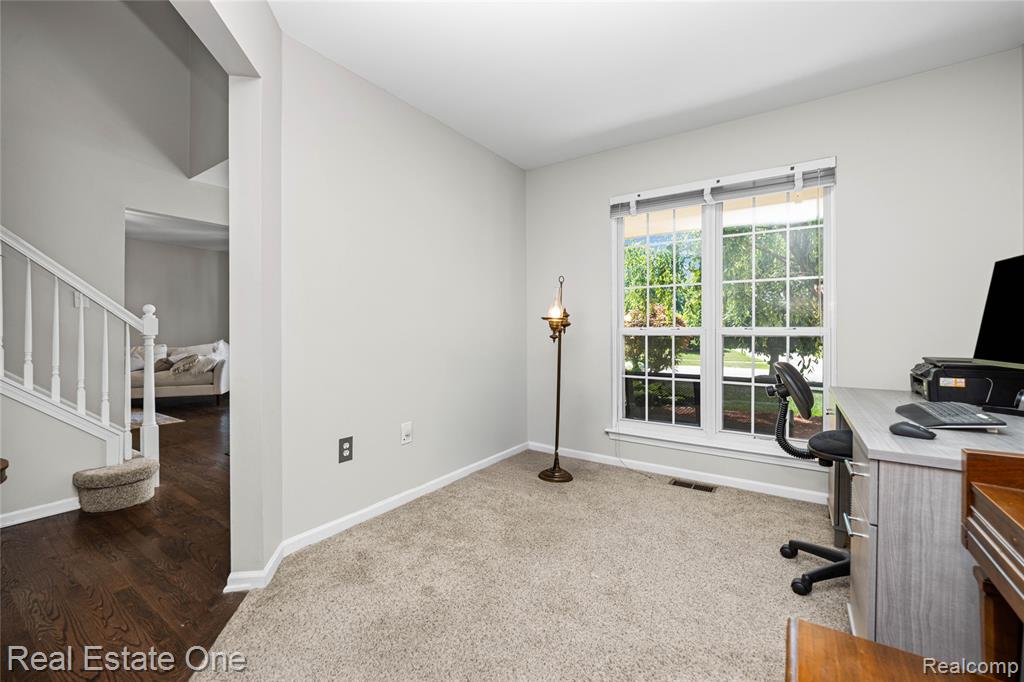 7570 Greenway Lane, West Bloomfield, MI 48324 — Photo 12