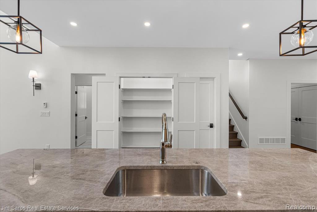 252 Keelson Drive, Detroit, MI 48215 — Photo 14
