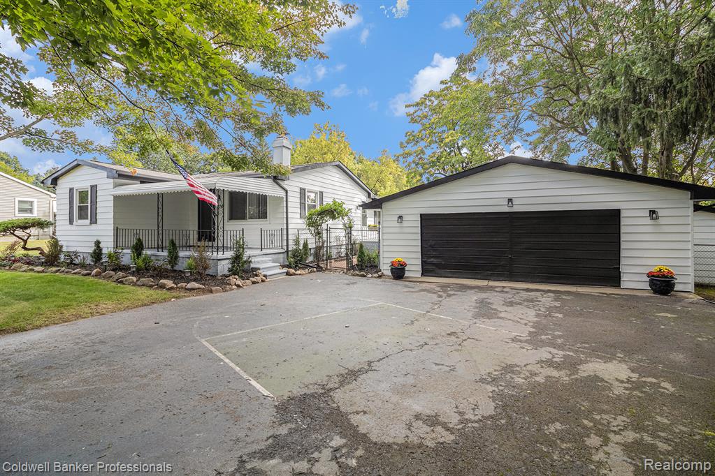 2761 Gorlad Street, Orion, MI — Photo 9