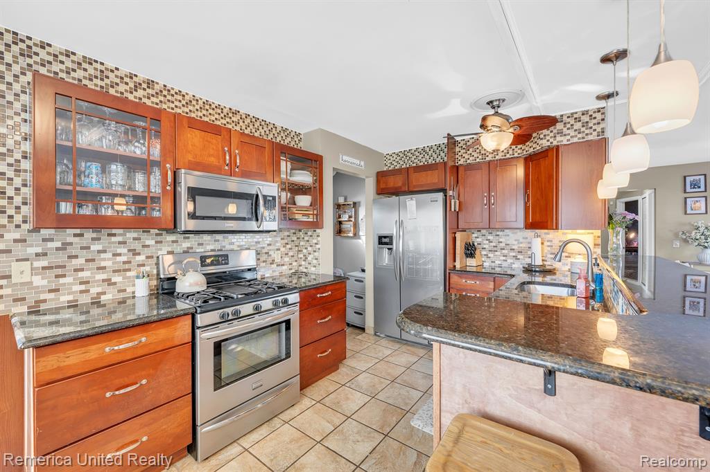 8906 E DEBORAH, Livonia, MI 48150 — Photo 11