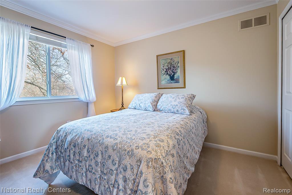 5451 Wentworth Drive, Commerce Twp, MI 48382 — Photo 30