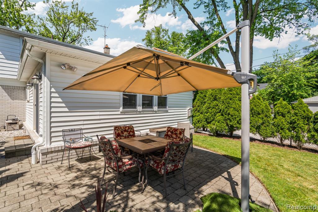 10065 Hart Avenue, Huntington Woods, MI — Photo 45