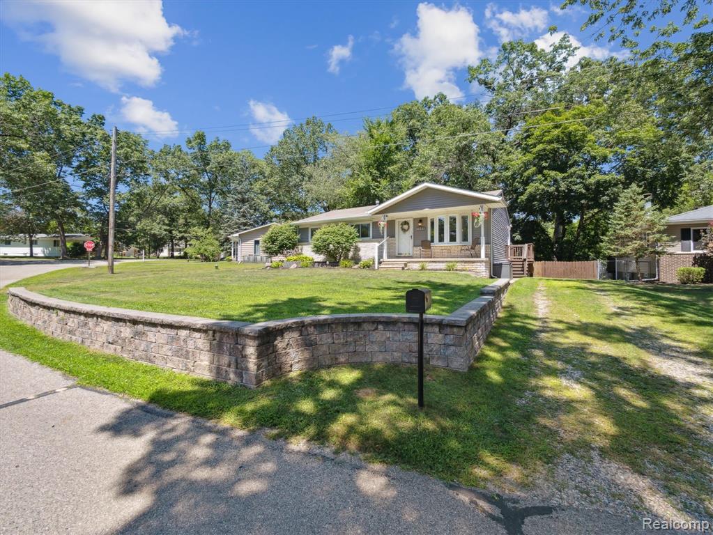 1480 Tellico Street, Wolverine Lake, MI 48390 — Photo 41