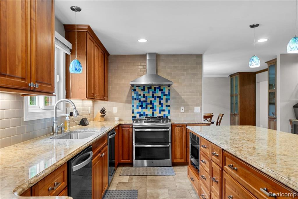 931 S Shady Hollow Circle, Bloomfield Hills, MI 48304 — Photo 14