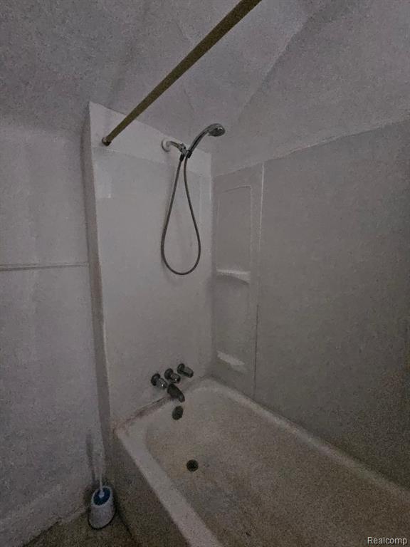 10126 WOODLAWN Street, Detroit, MI 48213 — Photo 21
