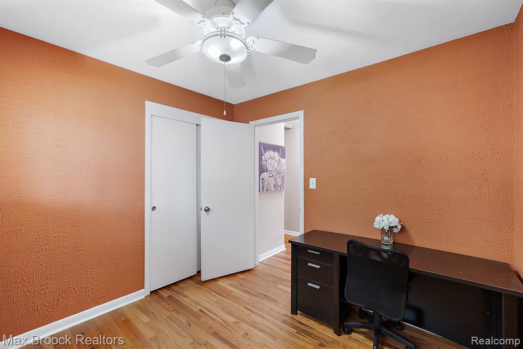 9060 HEADLEY Drive, Sterling Heights, MI 48314 — Photo 25