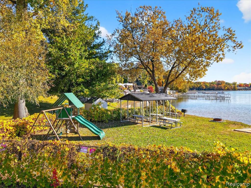 4227 Lanette Drive, Waterford, MI 48328 — Photo 47