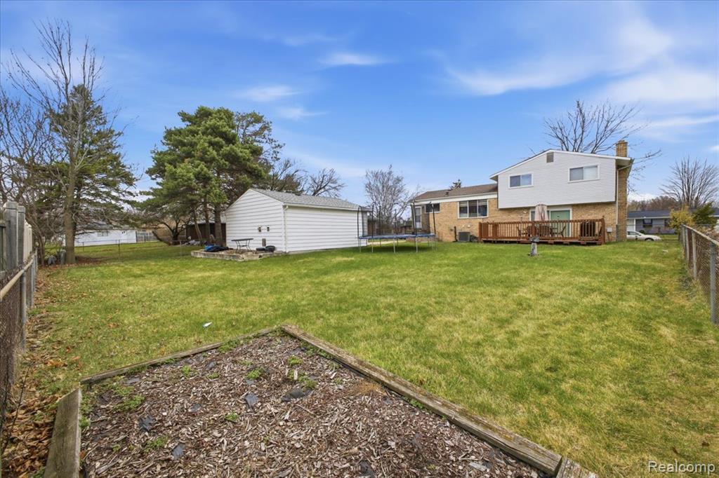 42151 Jason Drive, Clinton Twp, MI 48038 — Photo 35