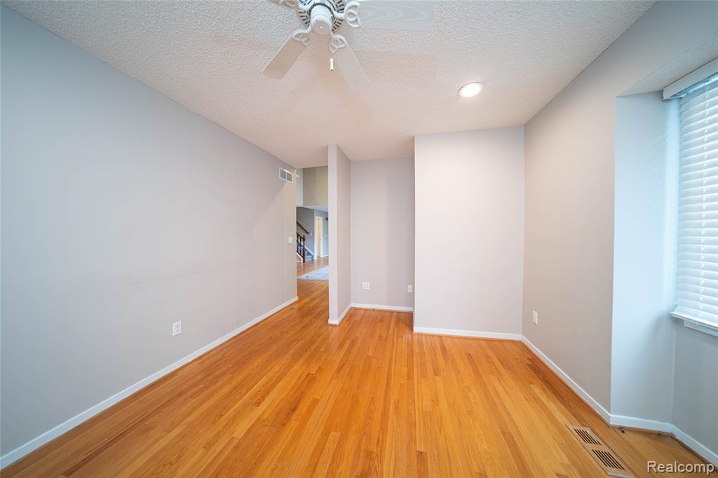 7080 Elmhurst, West Bloomfield, MI — Photo 15