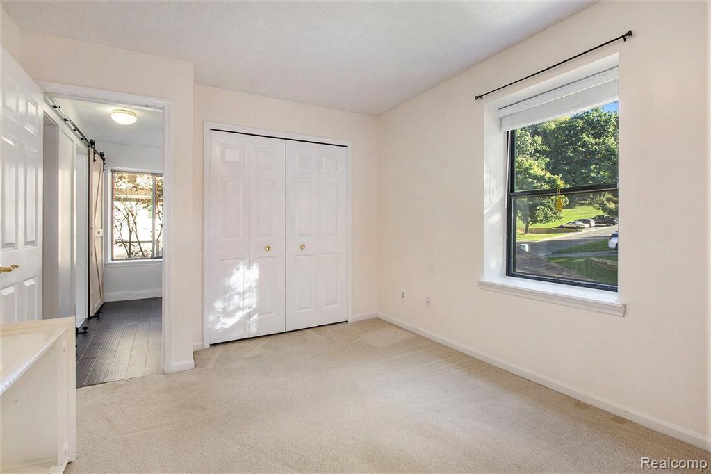 490 FOREST Drive, Brighton, MI 48116 — Photo 16