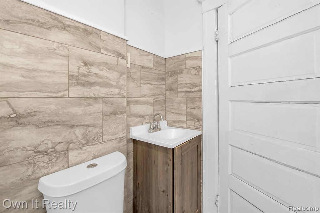 9369 McDougall Street, Hamtramck, MI 48212 — Photo 42
