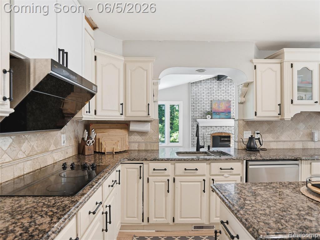 1232 Bradbury Drive, Troy, MI 48098 — Photo 51