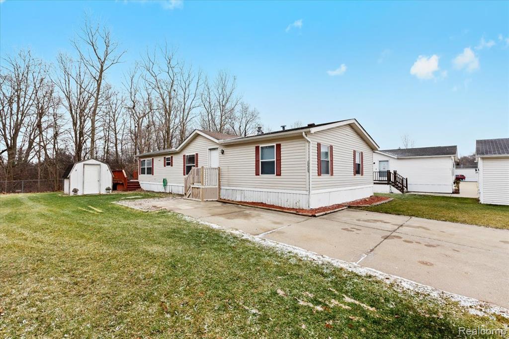 28289 Spruce st., Flat Rock, MI 48134 — front exterior