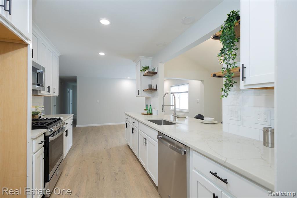 6407 Buxton Court, West Bloomfield, MI — Photo 3