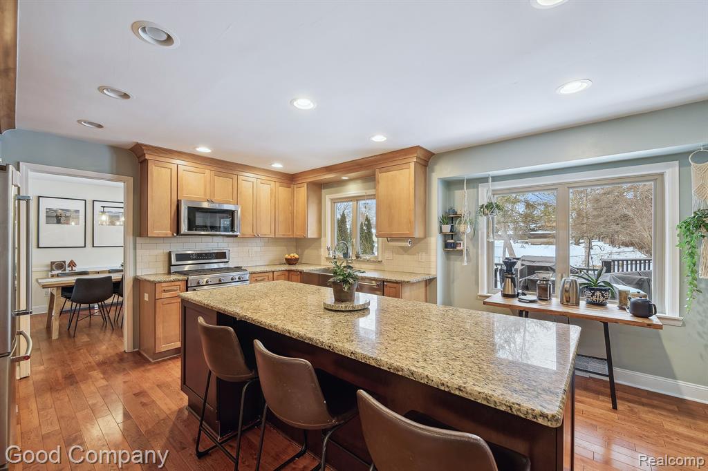 3370 INDIANDALE Drive, Orchard Lake Village, MI 48324 — Photo 18
