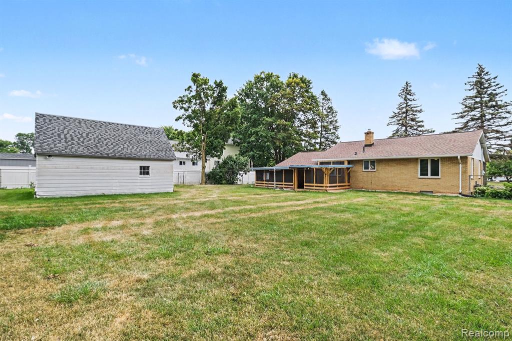 5199 Lapeer Road, Burton, MI 48509 — Photo 17