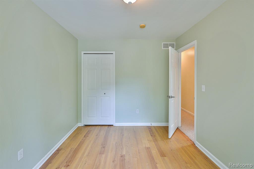 7860 LAKESHORE Road, Whitmore Lake, MI 48189 — Photo 38