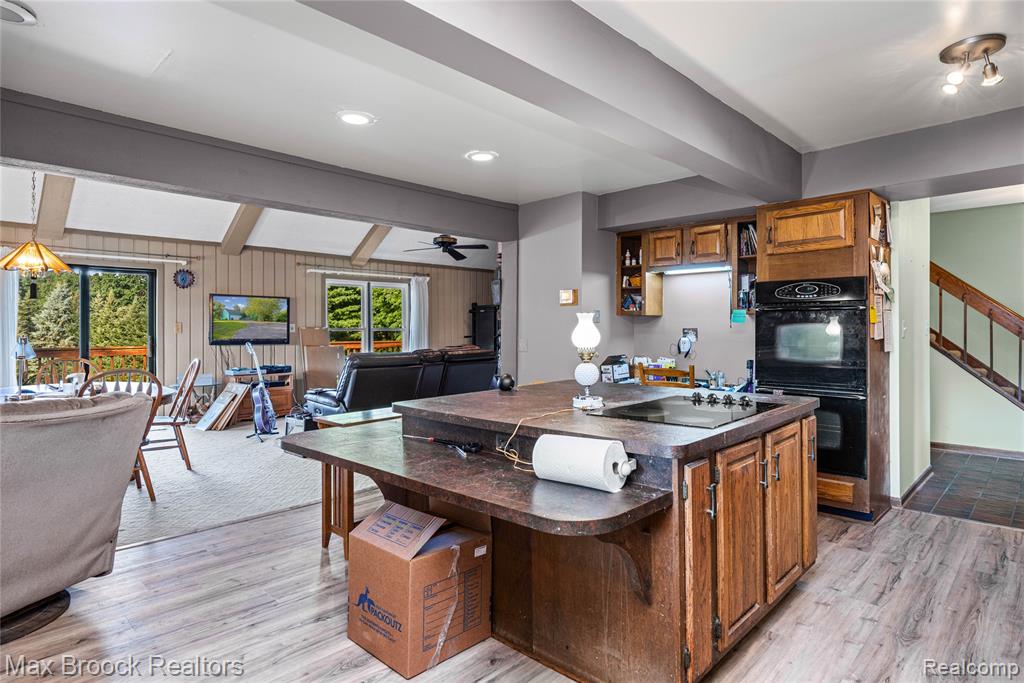 4622 Fleck Drive, Hartland, MI 48430 — Photo 22