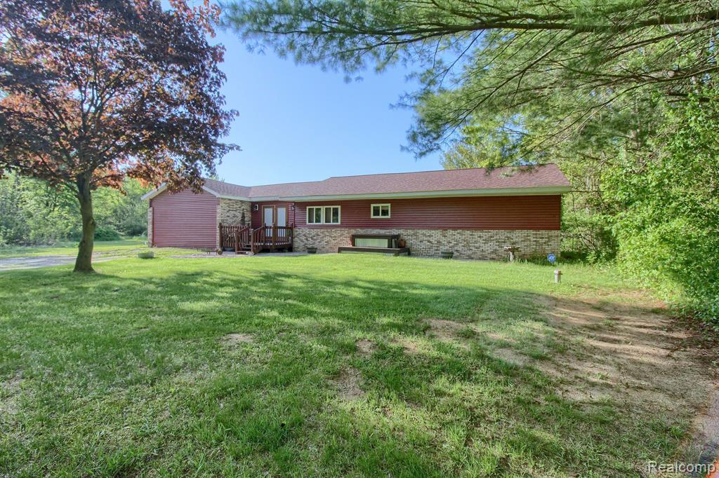 6570 HIVON Road, Carleton, MI 48117 — Photo 3