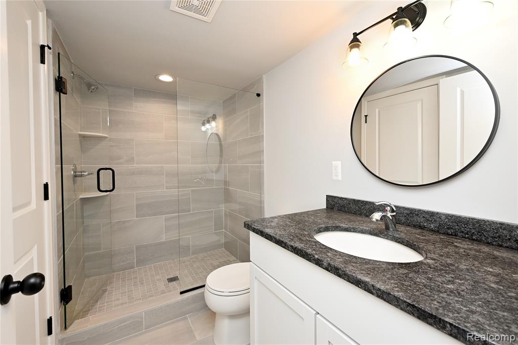 5541 Meadow Lane, Shelby Twp, MI 48316 — Photo 31