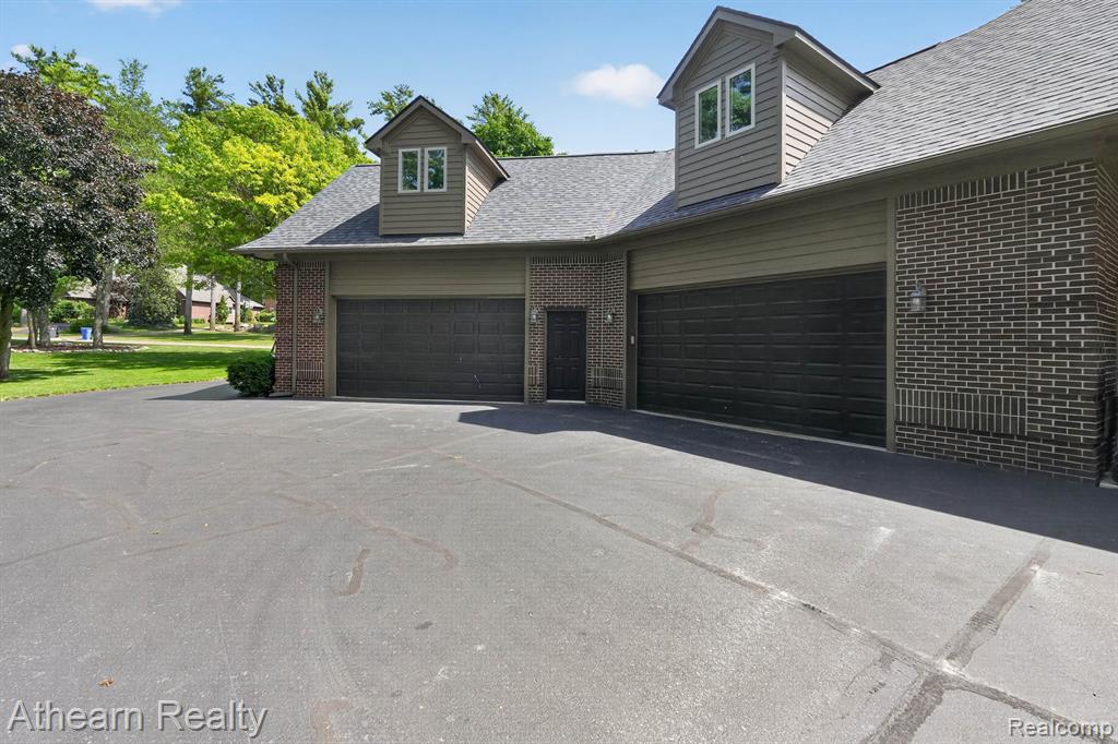 5326 Lake Forest Boulevard - Photo 4