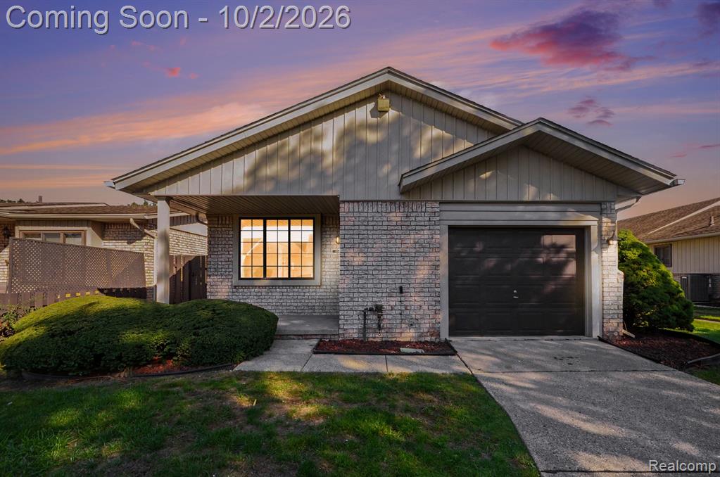 13811 Brockington Drive, Warren, MI 48088