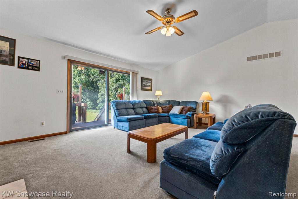 766 WHITE HOUSE Drive, Highland, MI 48356 — Photo 13