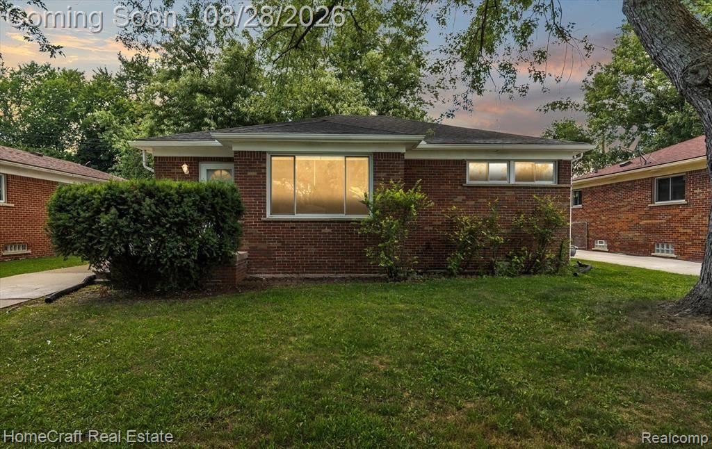9987 BRADY, Redford, MI 48239