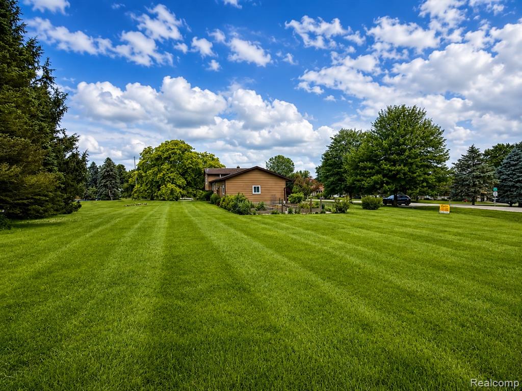 977 Mary Drive, Lapeer, MI 48446 — Photo 10