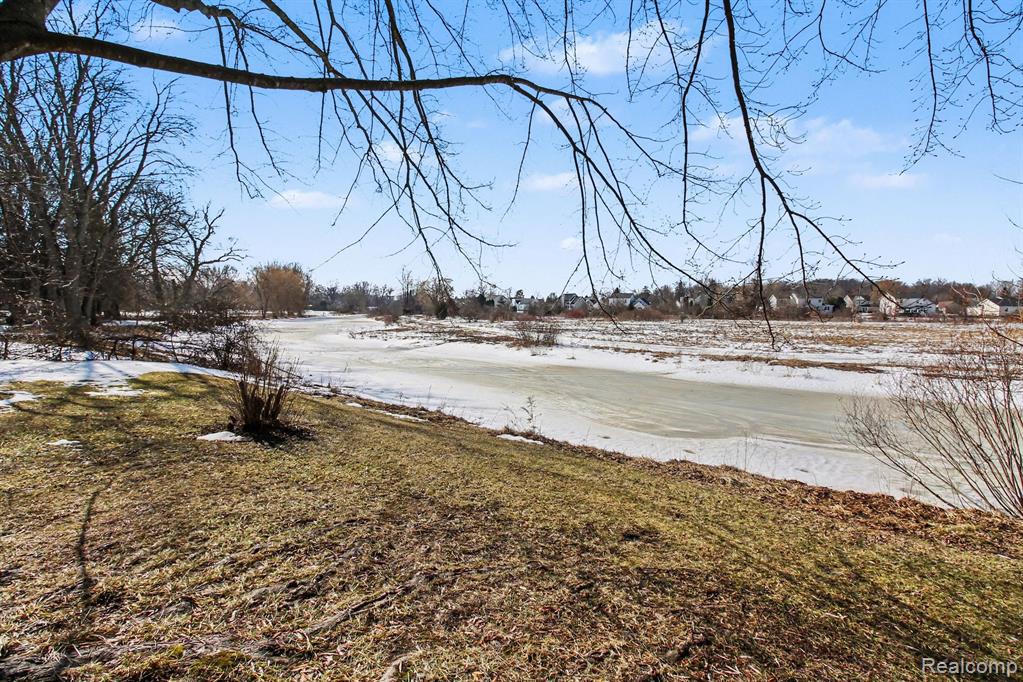 786 Red Oaks Drive, Howell, MI 48843 — Photo 22