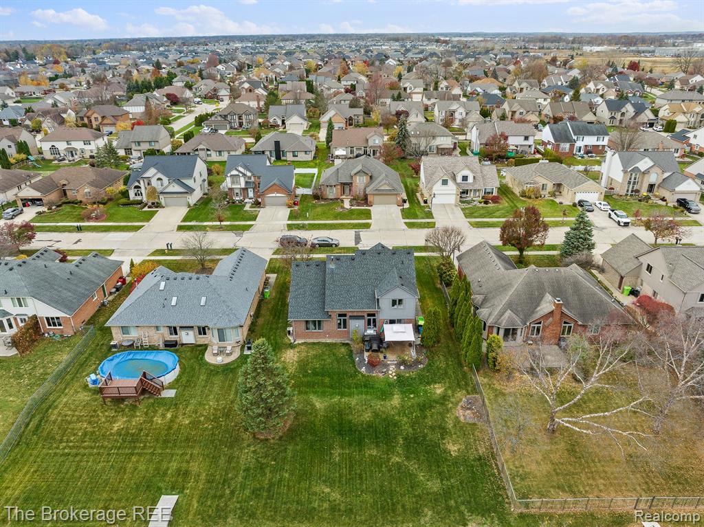 49730 WILLOWOOD Drive, Macomb, MI 48044 — Photo 46