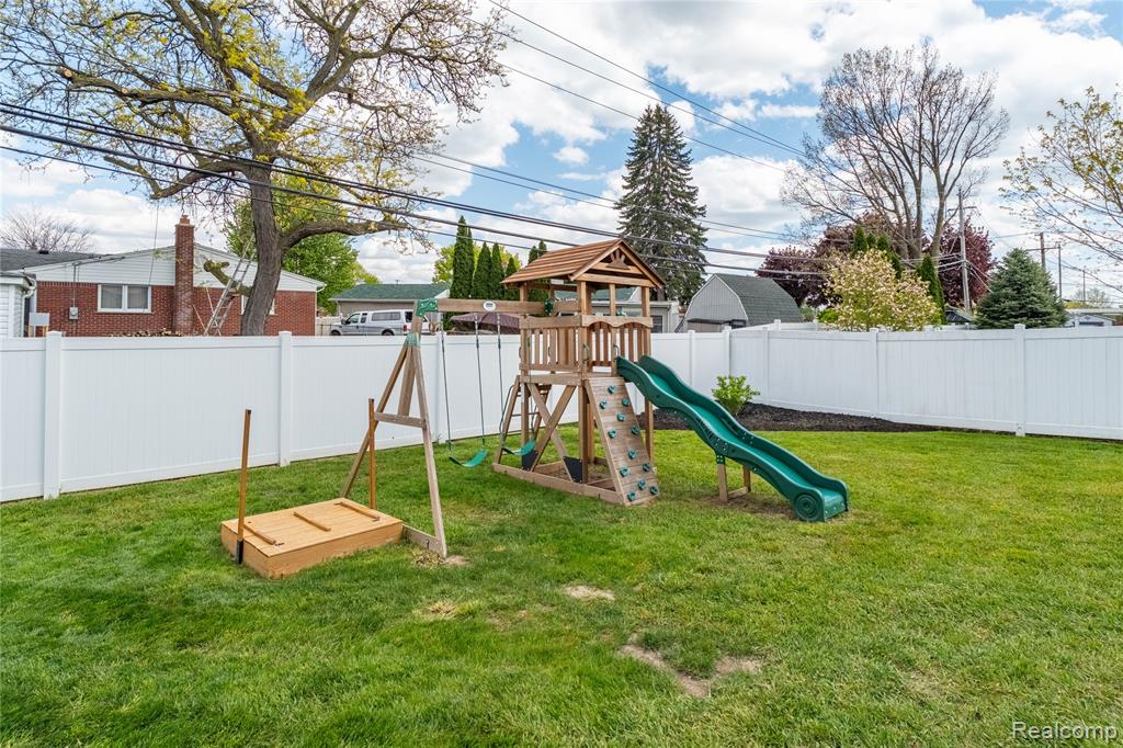 13863 Sherborn Court, Southgate, MI 48195 — Photo 41
