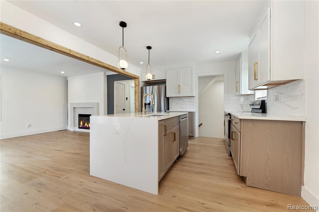 24220 Cloverlawn Street, Oak Park, MI 48237 — Photo 15
