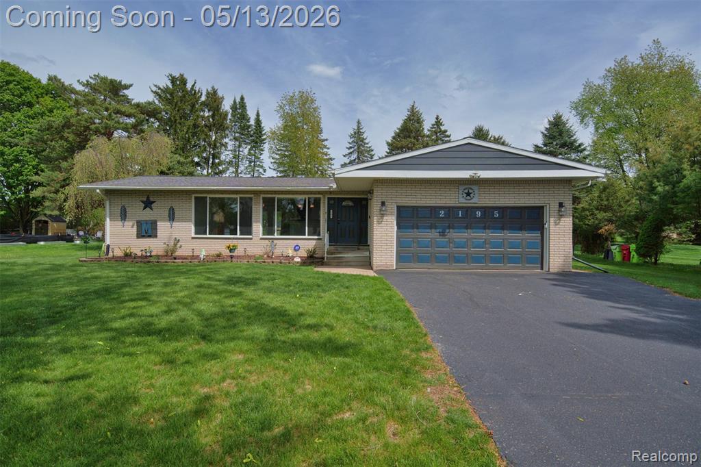 2195 Strader Drive, West Bloomfield, MI 48324 — front exterior