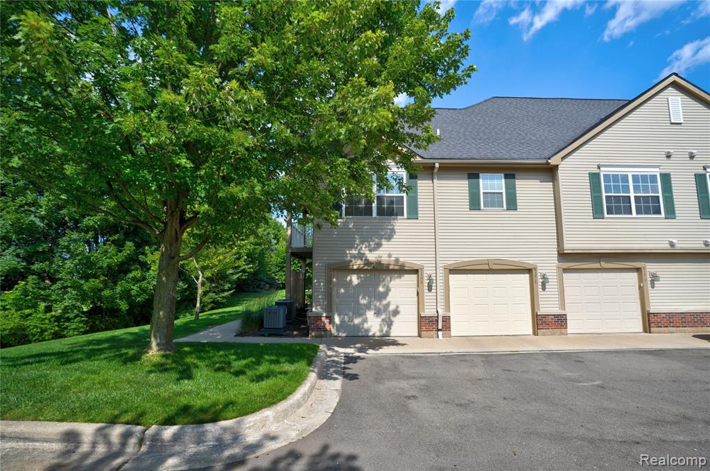 4163 Hampton Ridge Boulevard, Howell, MI 48843 — Photo 3