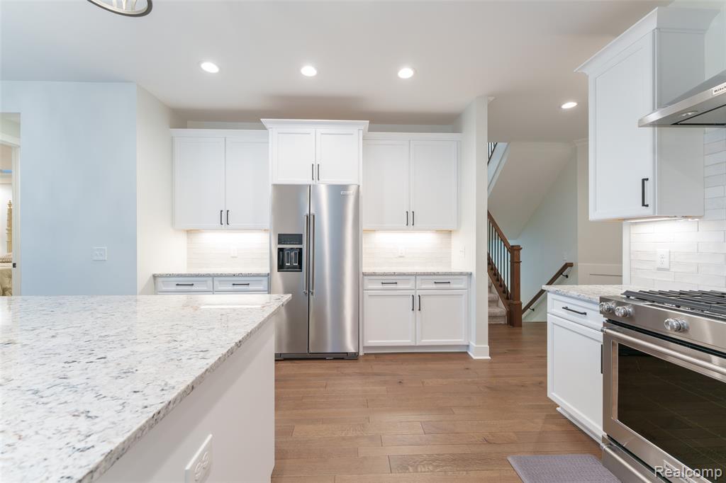 8250 Stoney Creek Drive, South Lyon, MI 48178 — Photo 11