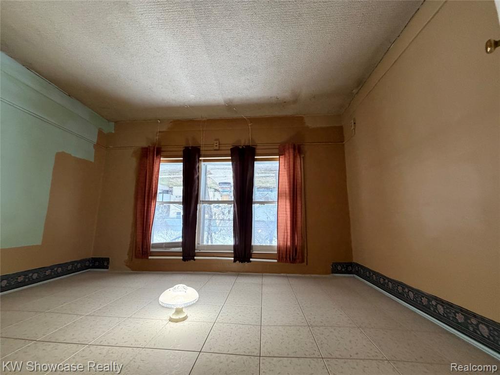 24 S Roselawn Street, Pontiac, MI 48342 — Photo 20