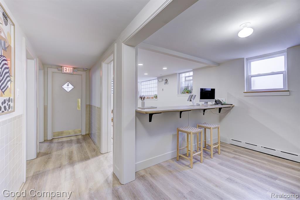 8750 W 9 Mile Road, Oak Park, MI 48237 — Photo 12