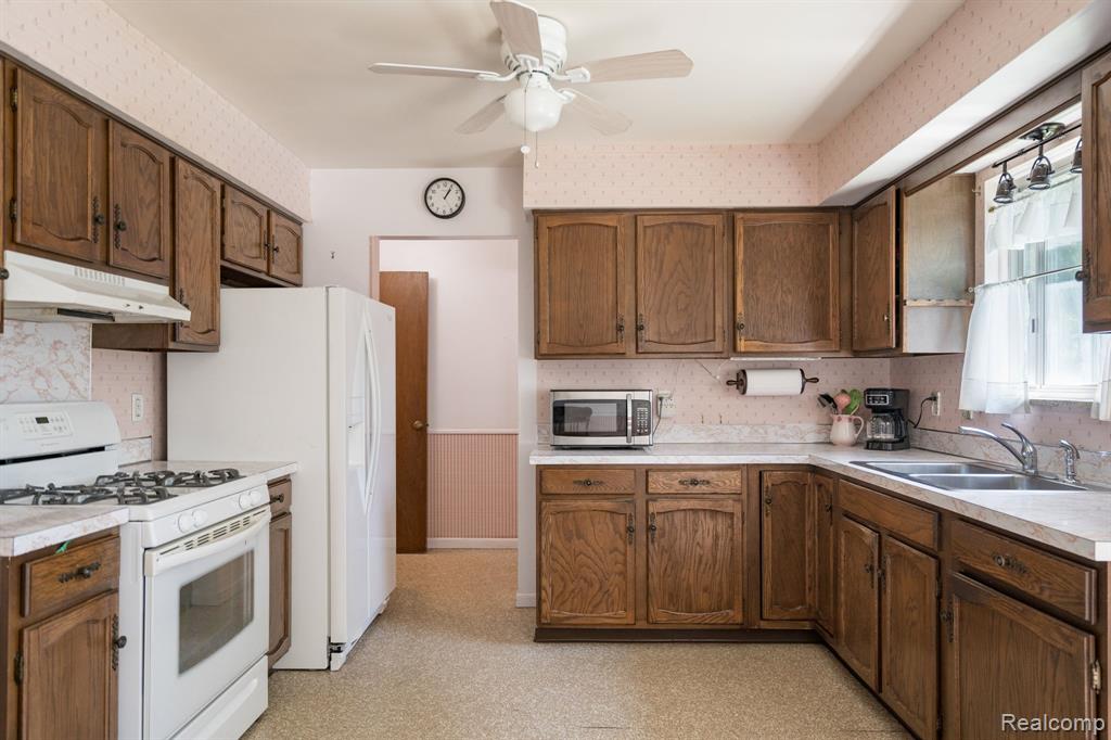 6157 Coventry Drive, Swartz Creek, MI 48473 — Photo 15