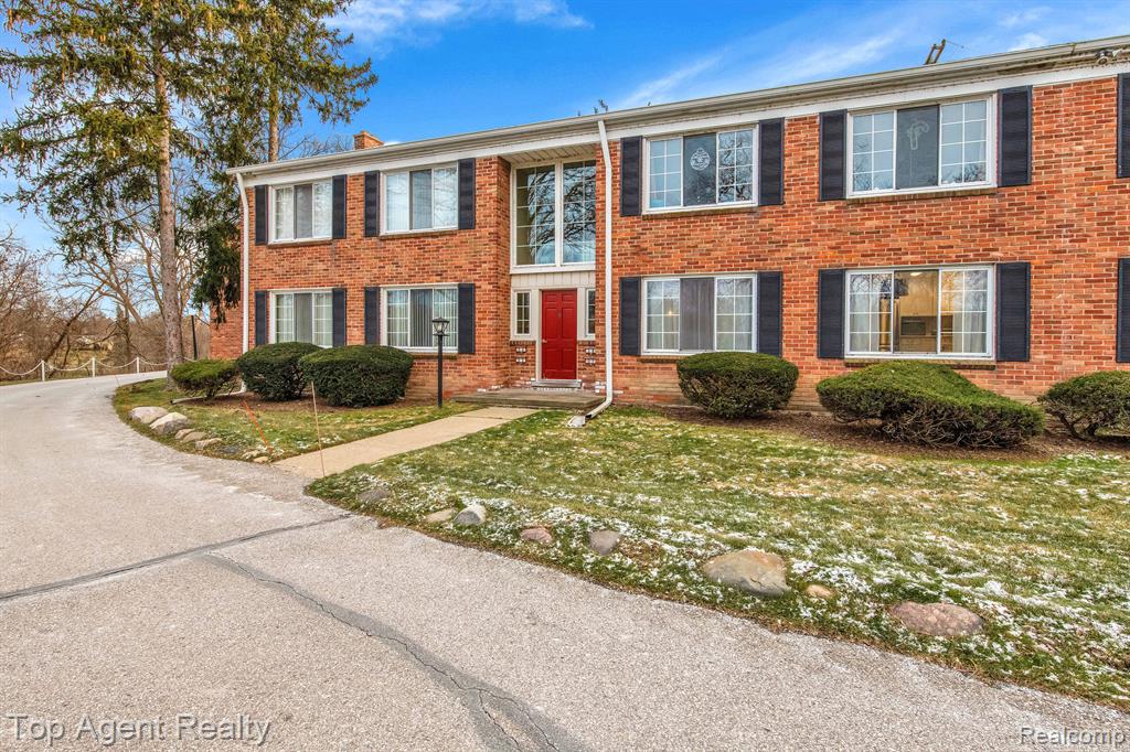32718 GRAND RIVER Avenue, D7, Farmington, MI 48336 — Photo 19