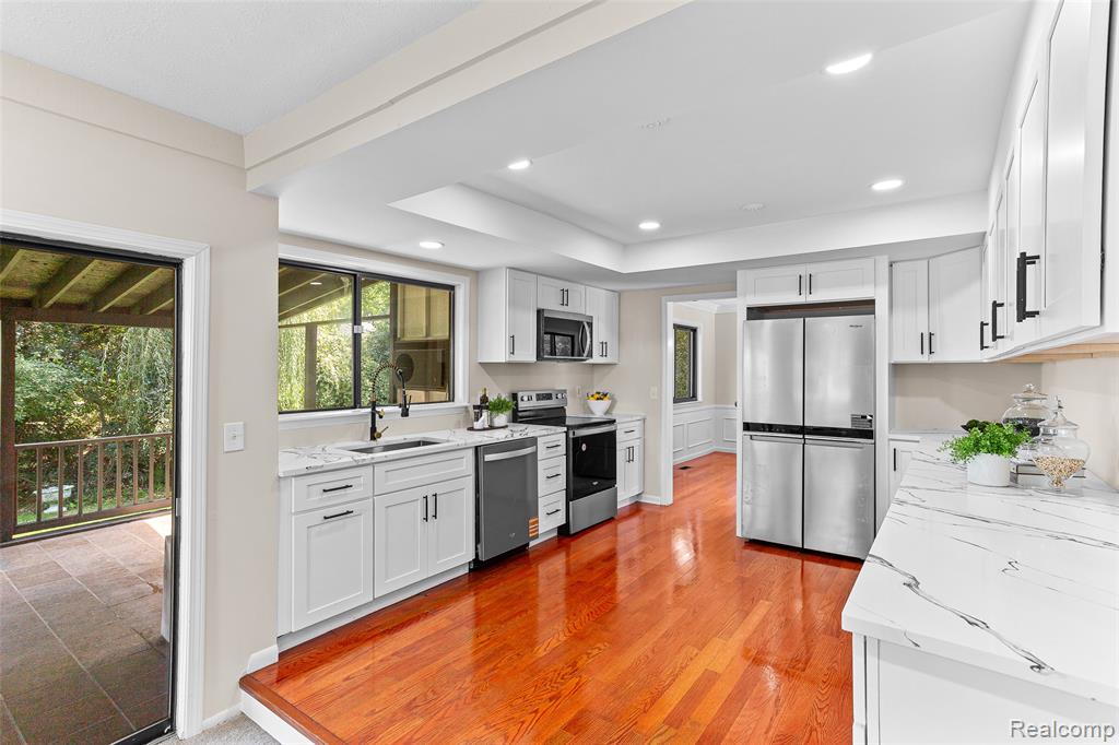 5086 FALMOUTH Drive, Troy, MI 48085 — Photo 9